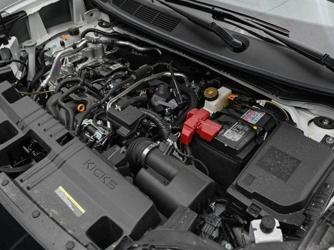 New 2025 Nissan Kicks SR image 27