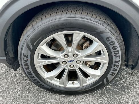 Used 2021 Ford Explorer XLT w/ Equipment Group 202A image 32