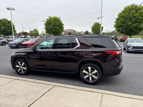 Used 2020 Chevrolet Traverse LT w/ LT Premium Package AWD/4WD image 1
