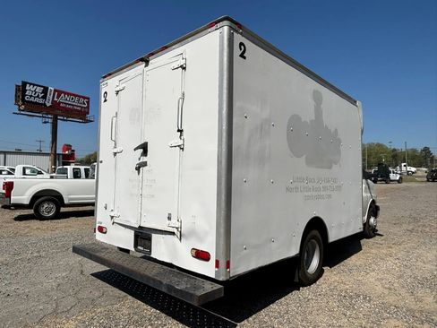 Used 2016 Chevrolet Express 3500 image 8