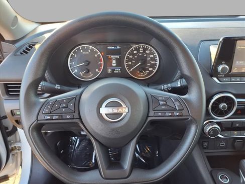 Used 2025 Nissan Sentra S image 12