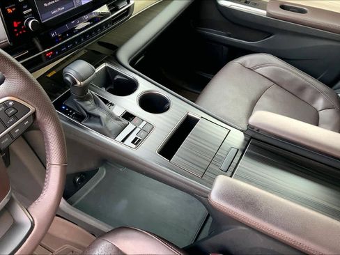 Certified 2021 Toyota Sienna Platinum image 31