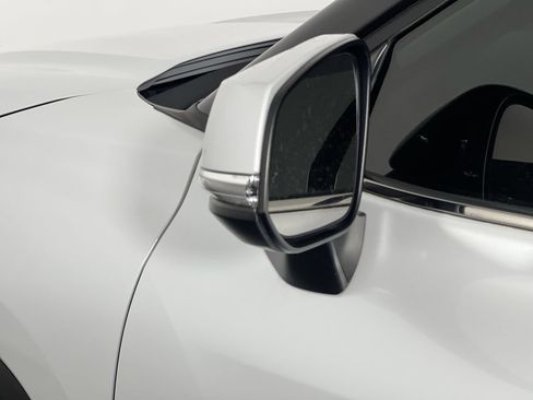 Used 2022 Toyota Highlander XLE FWD image 10