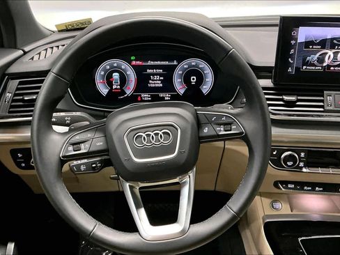 Used 2025 Audi Q5 2.0T Premium w/ Convenience Plus Package image 8
