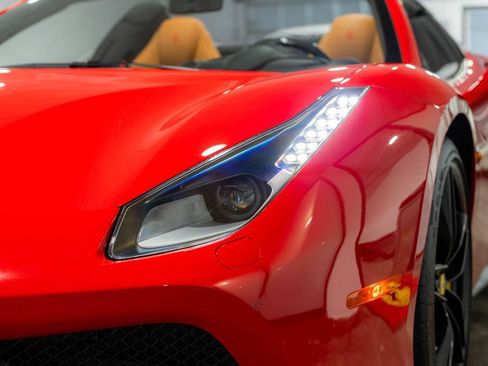 Used 2018 Ferrari 488 Spider RWD image 17