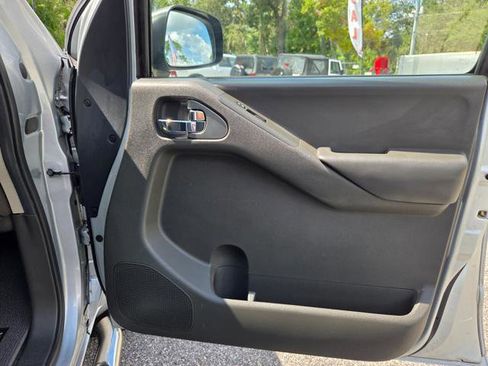 Used 2014 Nissan Frontier SV w/ SV Value Truck Package image 33