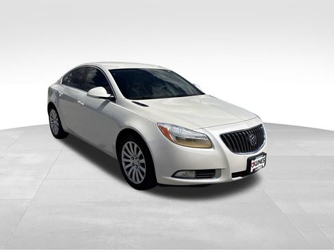 Used 2012 Buick Regal Leather FWD image 10