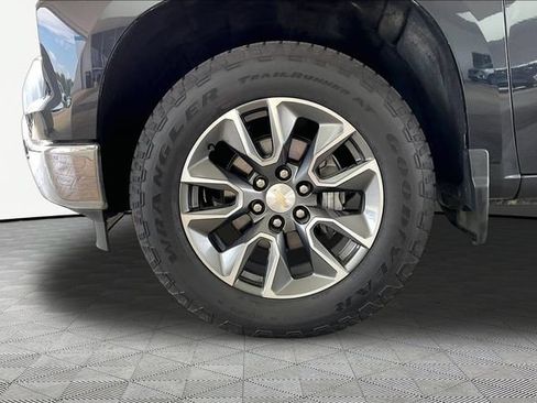 Used 2023 Chevrolet Silverado 1500 LT AWD/4WD image 21