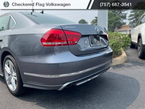 Used 2015 Volkswagen Passat TDI SEL Premium FWD image 9