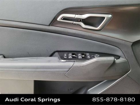 Used 2023 Kia Sportage EX w/ EX Premium Package image 28