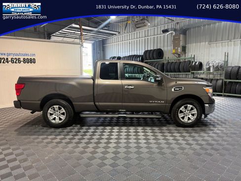 Used 2017 Nissan Titan SV AWD/4WD image 4
