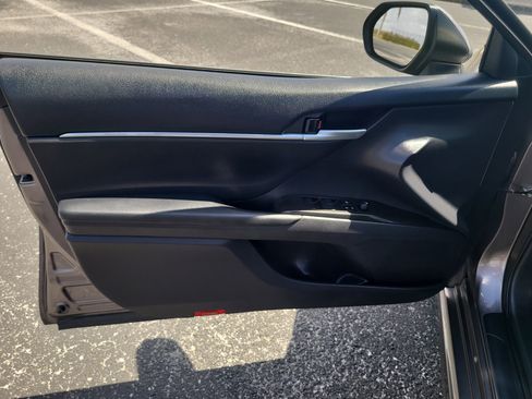 Used 2024 Toyota Camry SE image 15