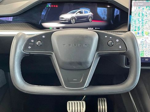 Used 2022 Tesla Model X Plaid image 25