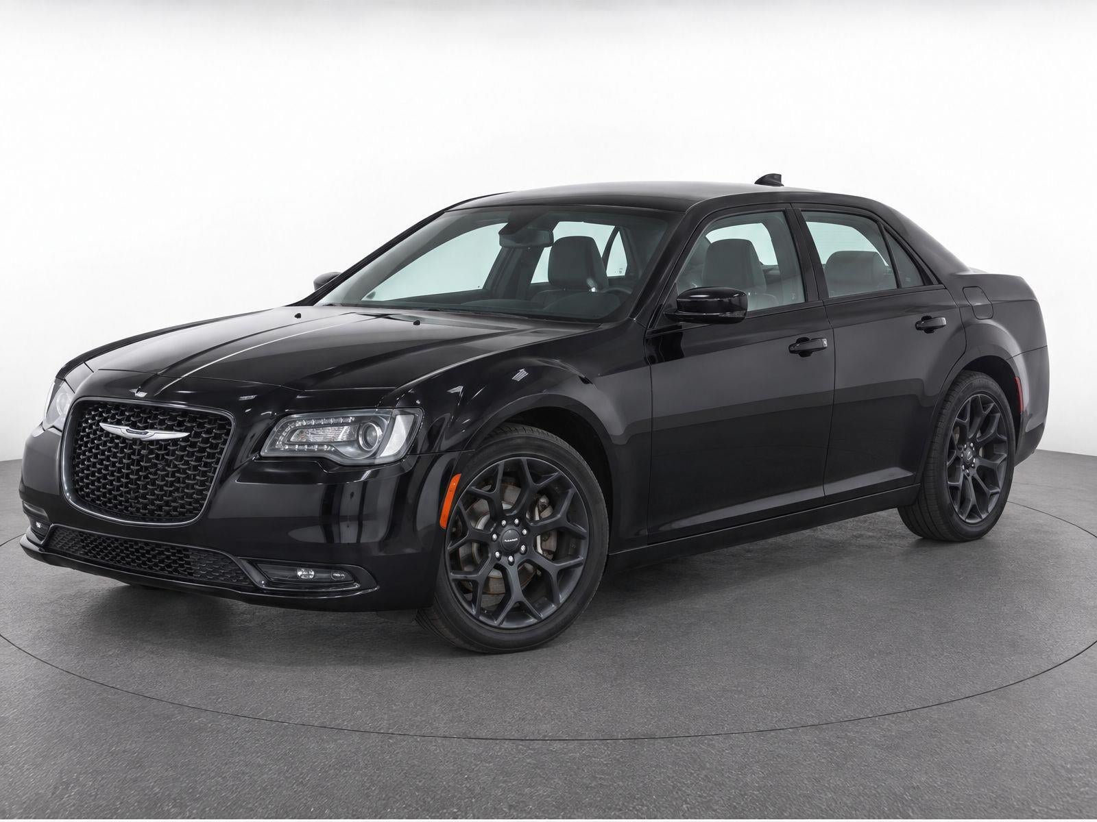 Used 2019 Chrysler 300 S RWD image 1