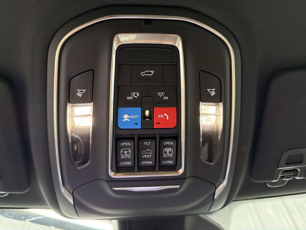 New 2027 Jeep Grand Cherokee Limited AWD/4WD image 24