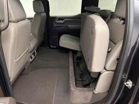 Used 2025 GMC Sierra 1500 SLT AWD/4WD image 19