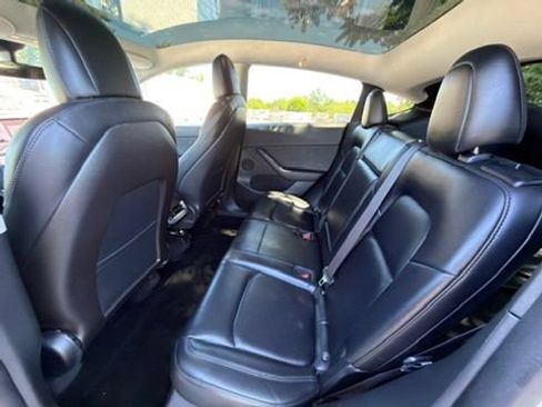 Used 2020 Tesla Model Y Long Range AWD/4WD image 23
