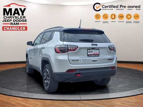 Used 2025 Jeep Compass Trailhawk AWD/4WD image 3