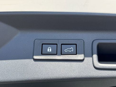 New 2026 Subaru Forester Premium image 32