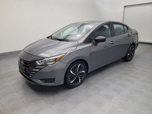 Used 2024 Nissan Versa SR FWD image 2