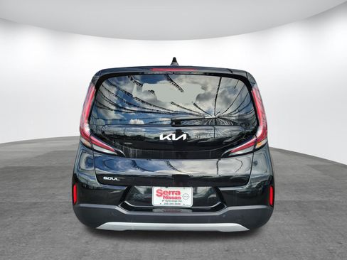 Used 2025 Kia Soul LX w/ LX Technology Package FWD image 6