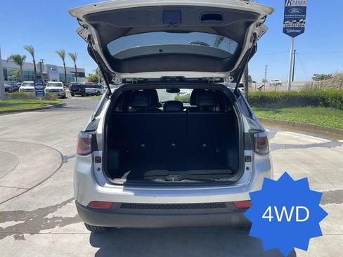 Used 2024 Jeep Compass Latitude AWD/4WD image 25