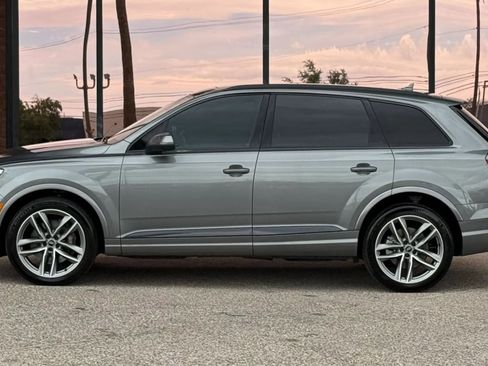 Used 2017 Audi Q7 3.0T Prestige w/ Prestige Package image 4