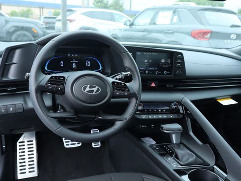 New 2026 Hyundai Elantra SEL Sport Premium FWD image 2