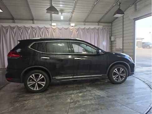 Used 2017 Nissan Rogue SL image 9
