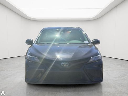 Used 2023 Toyota Camry SE FWD image 7