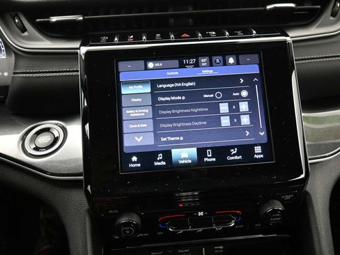 Used 2023 Jeep Grand Cherokee L Laredo image 18