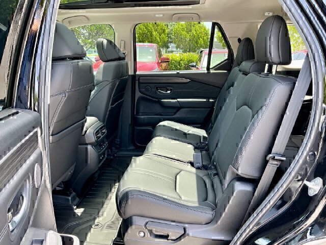 New 2026 Honda Pilot Touring image 9