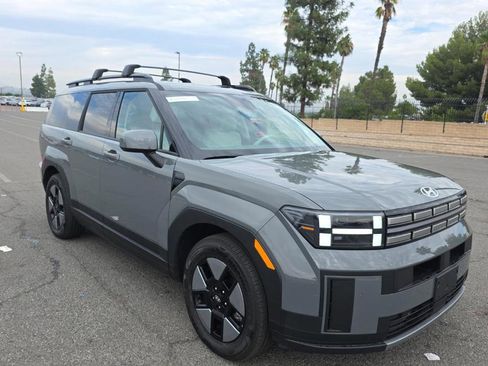 Used 2025 Hyundai Santa Fe SEL image 4