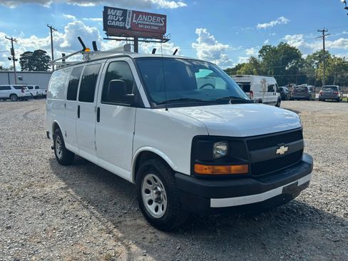 Used 2013 Chevrolet Express 1500 RWD image 7
