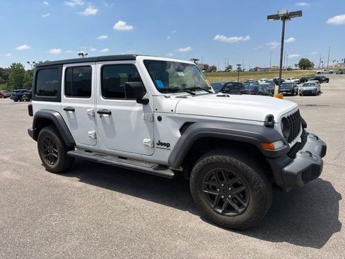 Used 2024 Jeep Wrangler Unlimited Sport AWD/4WD image 10