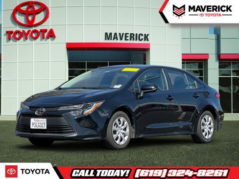 Used 2025 Toyota Corolla LE image 1