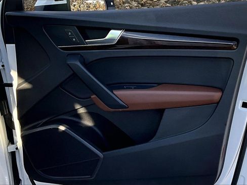 Used 2018 Audi Q5 2.0T Premium Plus w/ Premium Plus Package image 21