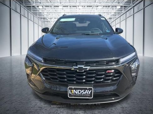 New 2026 Chevrolet Trax RS w/ Sunroof Package FWD image 2