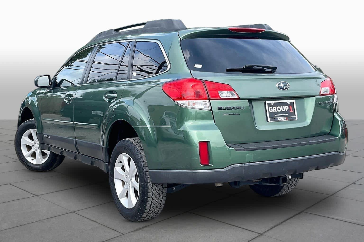 Used 2013 Subaru Outback 2.5i Premium AWD/4WD image 12