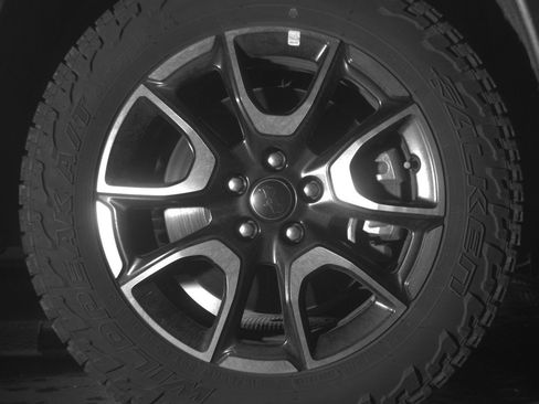 Used 2025 Jeep Compass Trailhawk image 13