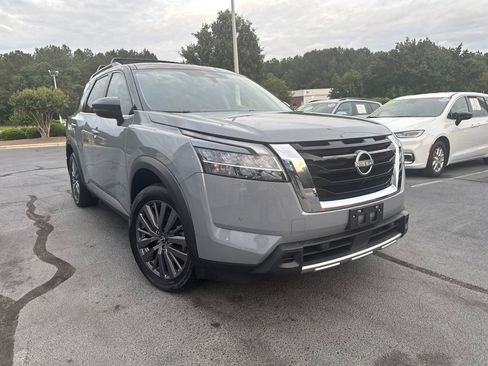 Used 2023 Nissan Pathfinder SL w/ SL Premium Package AWD/4WD image 1