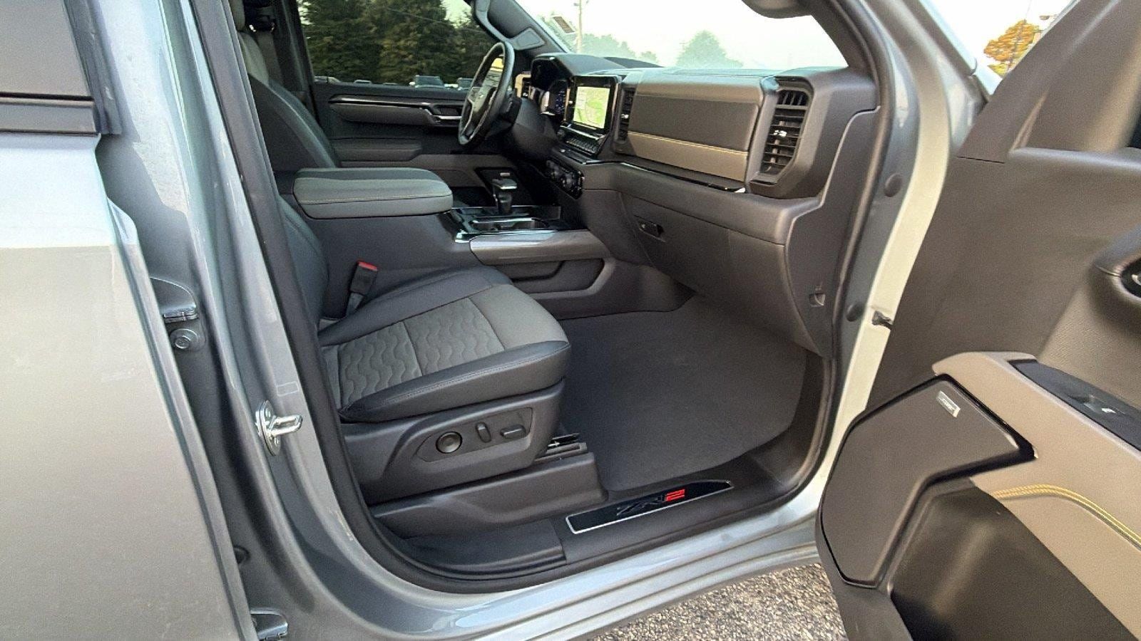 Used 2024 Chevrolet Silverado 1500 ZR2 w/ Technology Package AWD/4WD image 20