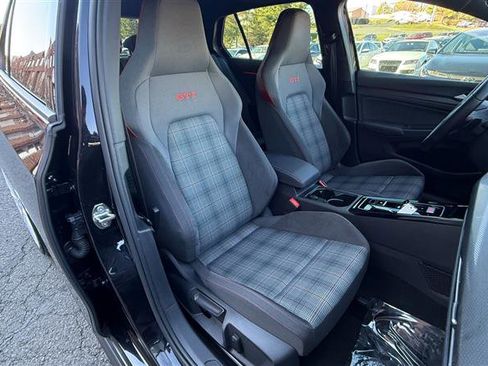 Used 2023 Volkswagen Golf GTI image 11