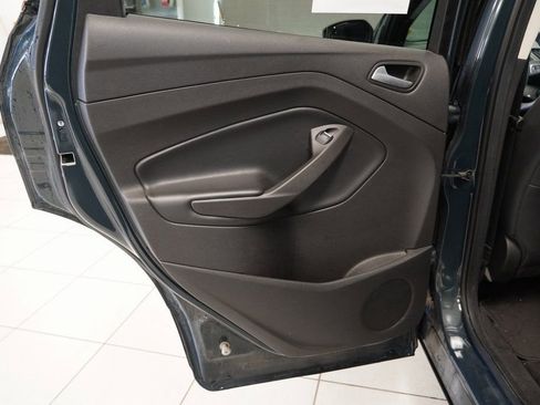 Used 2019 Ford Escape SEL image 25