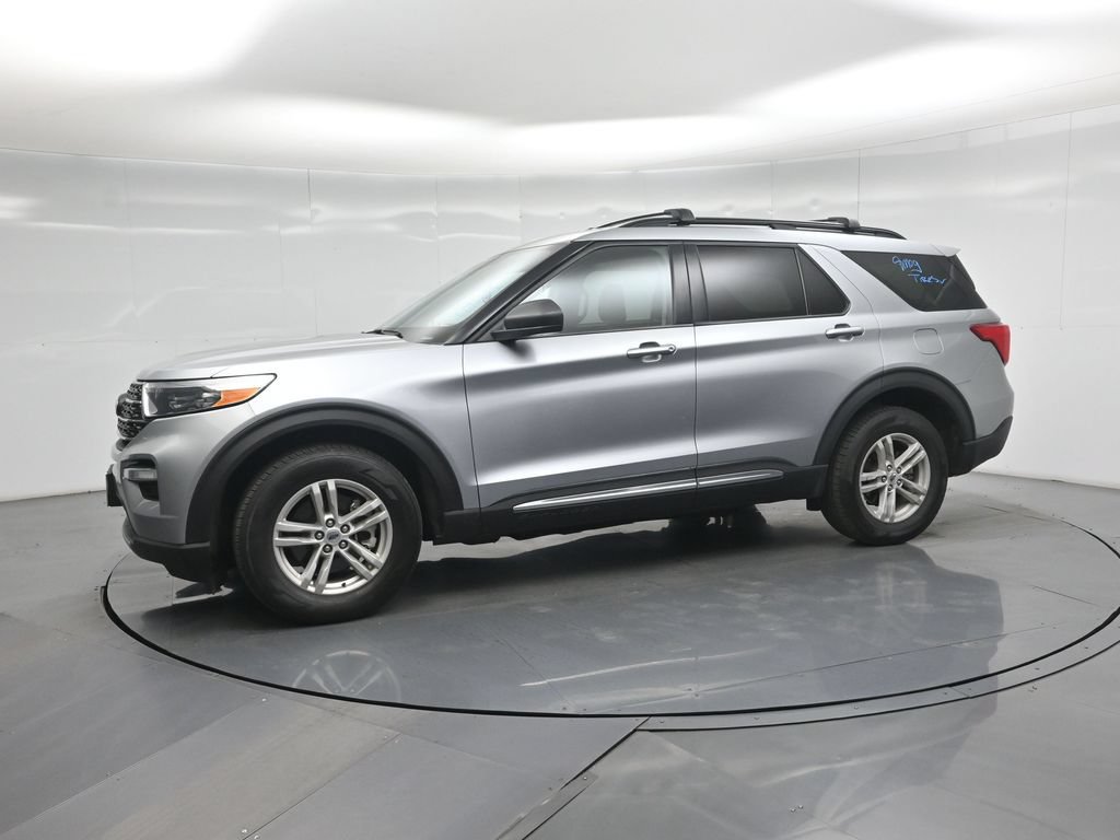 Used 2024 Ford Explorer XLT w/ Equipment Group 202A AWD/4WD image 30