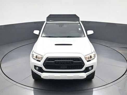 Used 2018 Toyota Tacoma TRD Sport image 30