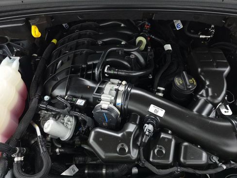 Used 2025 Jeep Grand Cherokee Limited image 20