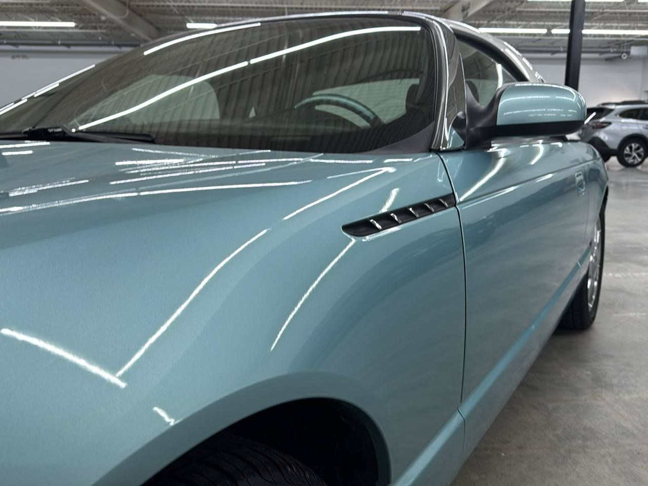 Used 2002 Ford Thunderbird RWD image 2