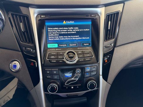 Used 2012 Hyundai Sonata Limited w/ Navigation Pkg FWD image 9