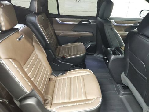 New 2026 GMC Acadia Denali Ultimate w/ LPO, Floor Liner Package AWD/4WD image 11